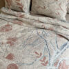geweven sprei met kussen, dessin, jacquard, bedtextiel, weefstructuur, lichtroze, natuurlijk motief