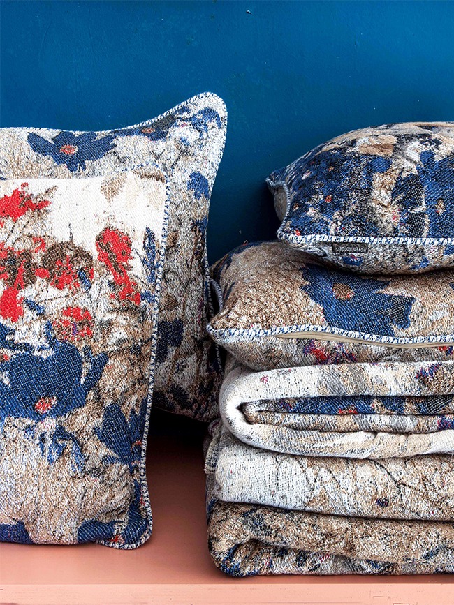 geweven kussens en plaids